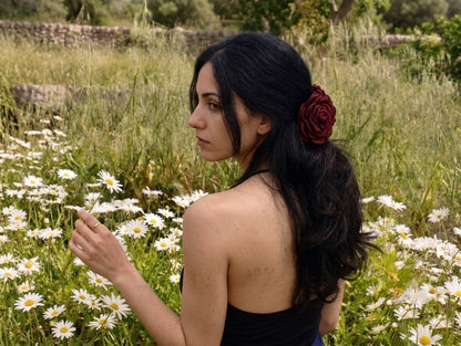 Genesis Rose Clip